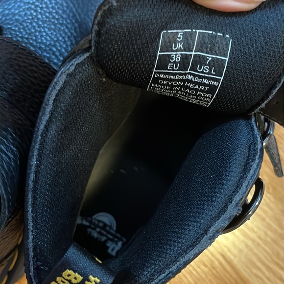 Dr Martens Devon Heart Leather Platform Boots Size 7 NEW - Picture 14 of 16